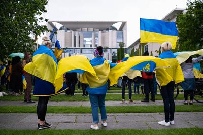 News Bilder des Tages 28.05.2022, Berlin, Deutschland, Europa - Eine friedliche Protestkundgebung mit Ukrainern, Fluech-stock-foto