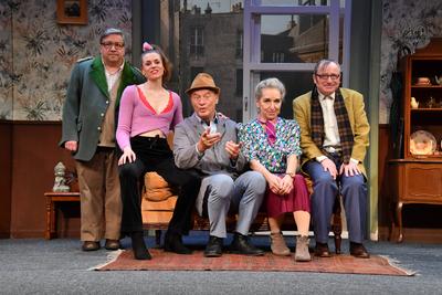 Stephan Bieker, Franziska Ferrari, Tom Gerhardt, Irene Schwarz und Stefan Preiss / Fotoprobe / Hausmeister Krause du leb-stock-photo