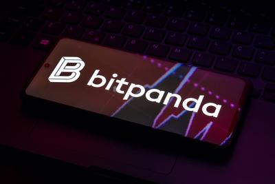 February 28, 2023, Brazil. In this photo illustration, the Bitpanda logo seen displayed on a smartphone. February 28, 20-stock-foto