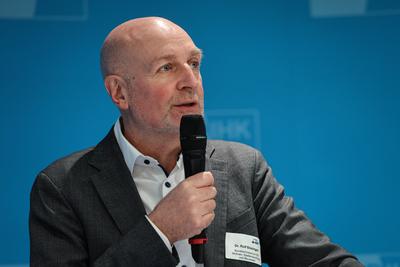 Berlin - Pressetermin der DIHK zum Thema "Zukunft Besch?ftigtenwohnen?!"-stock-foto