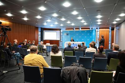 Berlin - Pressetermin der DIHK zum Thema "Zukunft Besch?ftigtenwohnen?!"-stock-foto