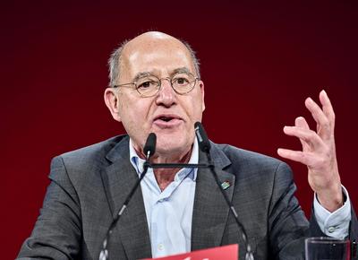 Sonderparteitag Die Linke: Gregor Gysi-stock-foto