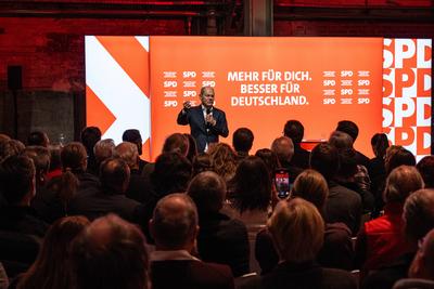 18.01.2025, L?beck, Deutschland, SPD Bundestagswahlkampf B?rgerbefragung mit Kanzler Olaf Scholz in Schleswig-Holstein *-stock-photo