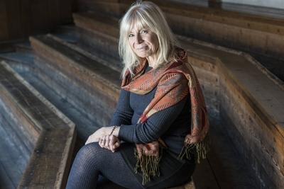 Musical director director composer and playwright Claire van Kampen pictured at Shakespeare s Glob-stock-foto