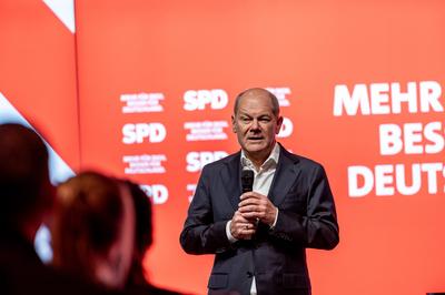 18.01.2025, L?beck, Deutschland, SPD Bundestagswahlkampf B?rgerbefragung mit Kanzler Olaf Scholz in Schleswig-Holstein *-stock-photo