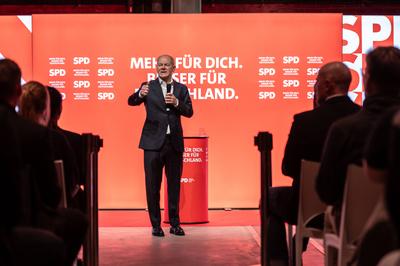 18.01.2025, L?beck, Deutschland, SPD Bundestagswahlkampf B?rgerbefragung mit Kanzler Olaf Scholz in Schleswig-Holstein *-stock-foto