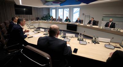 Palestinian Prime Minister Mohammad Mustafa meets Outgoing Prime Minister Alexander De Croo in Brussels-stock-foto