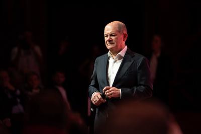 18.01.2025, L?beck, Deutschland, SPD Bundestagswahlkampf B?rgerbefragung mit Kanzler Olaf Scholz in Schleswig-Holstein *-stock-foto