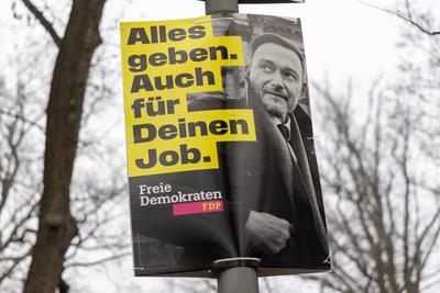 Wahlplakate in Berlin 2025-stock-foto