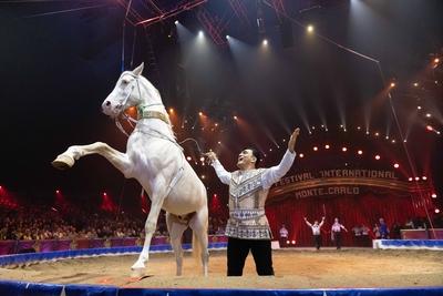 2 eme Spectacle de sélection du 47eme Festival International du cirque de Monte Carlo-stock-photo