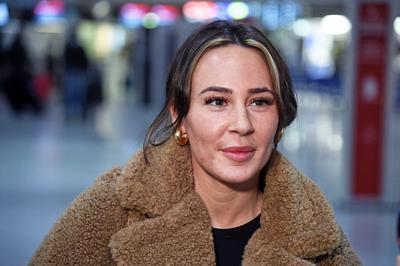 Alessia Herren - Abflug der Kandidaten der RTL-TV-Show ICH BIN EIN STAR HOLT MICH HIER RAUS (Dschungelcamp) nach Austral-stock-photo