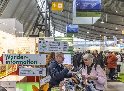 CMT in Stuttgart er?ffnet. Die Messe Caravan - Motor - Touristik gilt als erste Tourismusmesse im Jahr als Indikator f?r-stock-photo