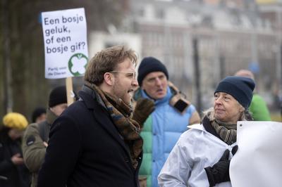 Amsterdam The Netherlands 18th January 2025 On the Museumplein whilst visitors queue for hours to see the tulips display-stock-foto