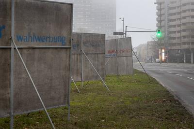Plakataufsteller ohne Wahlplakate zum 21. Bundestag auf der Leipziger Strasse in Berlin.-stock-photo