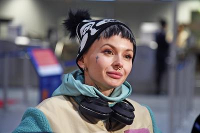 Edith Stehfest - Abflug der Kandidaten der RTL-TV-Show ICH BIN EIN STAR HOLT MICH HIER RAUS (Dschungelcamp) nach Austral-stock-photo