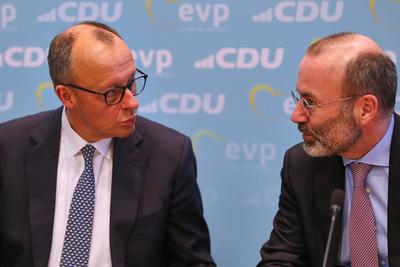 Berlin, Deutschland, 17.01.2025: Konrad-Adenauer-Haus: EVP-Klausurtagung: CDU-Chef Friedrich Merz und EVP-Chef Manfred W-stock-photo