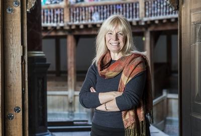 Musical director director composer and playwright Claire van Kampen pictured at Shakespeare s Glob-stock-foto