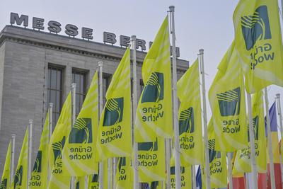 Fahnen vor dem Messegel?nde, Internationale Gr?ne Woche IGW 2025, Messe, Charlottenburg, Berlin, Deutschland-stock-foto