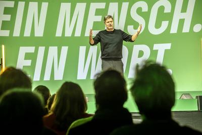 Robert Habeck, Kanzlerkandidat der GR?NEN, Wahlkundgebung in der Motorworld, M?nchen, 18. Januar 2025-stock-foto
