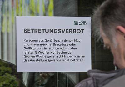 Betretungsverbot, Schild am Eingang, Gefahr von Maul- und Klauenseuche, Internationale Gr?ne Woche IGW 2025, Messe, Charlottenburg, Berlin, Deutschland-stock-foto