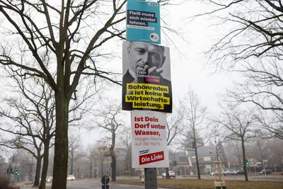 Wahlplakate in Berlin 2025-stock-foto