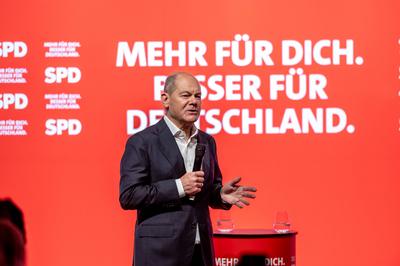 18.01.2025, L?beck, Deutschland, SPD Bundestagswahlkampf B?rgerbefragung mit Kanzler Olaf Scholz in Schleswig-Holstein *-stock-foto