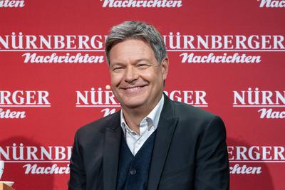 Wirtschaftsminister Robert Habeck im Dialog mit dem VNP (Verlag N?rnberger Presse), N?rnberg, 19.01.2025-stock-photo