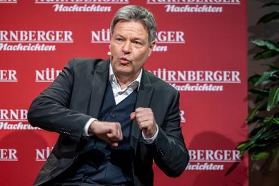 Wirtschaftsminister Robert Habeck im Dialog mit dem VNP (Verlag N?rnberger Presse), N?rnberg, 19.01.2025-stock-photo