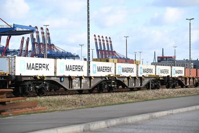Stock- und Symbolbilder Containerbr?cke und Container Hamburg Hamburg Hamburg Deutschland *** Stock and icon images cont-stock-photo