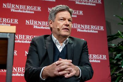 Wirtschaftsminister Robert Habeck im Dialog mit dem VNP (Verlag N?rnberger Presse), N?rnberg, 19.01.2025-stock-photo