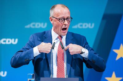 Friedrich Merz und Markus S?der in Brilon-stock-foto