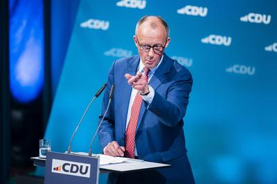 Friedrich Merz und Markus S?der in Brilon-stock-foto