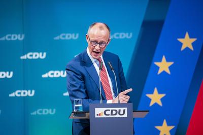 Friedrich Merz und Markus S?der in Brilon-stock-foto