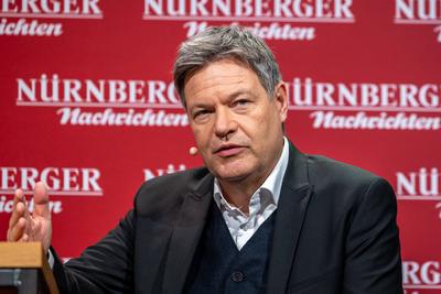 Wirtschaftsminister Robert Habeck im Dialog mit dem VNP (Verlag N?rnberger Presse), N?rnberg, 19.01.2025-stock-photo