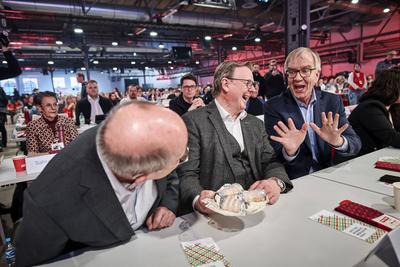 Sonderparteitag Die Linke: Gregor Gysi + Bodo Ramelow + Dietmar Bartsch-stock-foto
