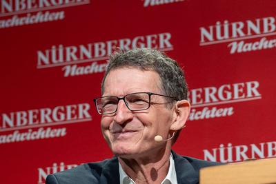 Wirtschaftsminister Robert Habeck im Dialog mit dem VNP (Verlag N?rnberger Presse), N?rnberg, 19.01.2025-stock-photo