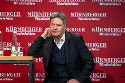 Wirtschaftsminister Robert Habeck im Dialog mit dem VNP (Verlag N?rnberger Presse), N?rnberg, 19.01.2025-stock-photo