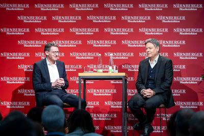 Wirtschaftsminister Robert Habeck im Dialog mit dem VNP, N?rnberg, 19.01.2025-stock-foto