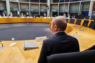 U-Ausschuss zu Atomausstieg: Olaf Scholz-stock-foto