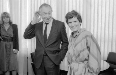 Heiner Geisler (scheidender Bundesminister f?r Jugend, Familie und Gesundheit) und neue Familienministerin Rita S?ssmut-stock-foto