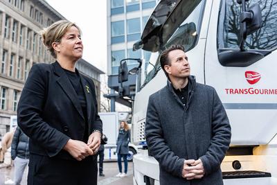 20.01.2025, Elektromobilit?t Erleben: Start der Kampagne E-Trucks.NRW, Live Demonstration von f?nf batterieelektrischen LKWs mit Ministerin Mona Neubar, Ministerin f?r Wirtschaft, Industrie, Klimaschutz und Energie des Landes Nordrhein-Westfalen-stock-foto