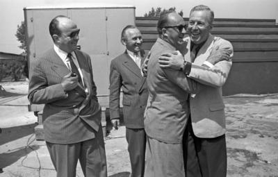 Bildnummer: 57013599  Datum: 10.06.1951  Copyright: imago/Future Image1. Internationale Filmfestspiele Berlin / 1st Berlin Film Festival (Berlinale), 06.-17. Juni 1951 Bernard Blier Kultur Entertainment People Film 1. Internationale Filmfestspiele Berlinale Berlin sw x0x xkg 1951 quer Aufmacher Schauspieler  57013599 Date 10 06 1951 Copyright Imago Future Image 1 International Film Festival Berlin 1st Berlin Film Festival Berlinale 06 17 June 1951 Bernard BLIER Culture Entertainment Celebrities Film 1 International Film Festival Berlinale Berlin black and white x0x xkg 1951 horizontal Highlight Actor-stock-foto
