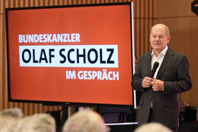 Bundeskanzler Olaf Scholz beim Wahlkampfauftritt in Frankfurt-stock-foto