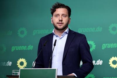 Felix Banaszak-stock-photo