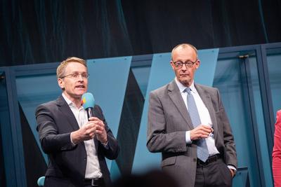 Bundestagswahlkampf ? Wahlkampfauftritt des Kanzlerkandidaten und CDU-Parteivorsitzenden Friedrich Merz in Flensburg, Schleswig-Holstein-stock-foto