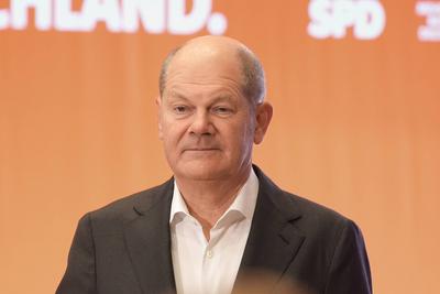 Bundeskanzler Olaf Scholz beim Wahlkampfauftritt in Frankfurt-stock-foto