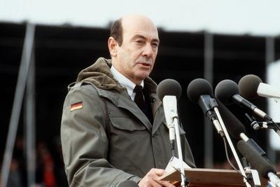 Bundesverteidigungsminister Manfred W?rner (CDU) spricht beim 30. Jahrestag der Bundeswehr-stock-photo
