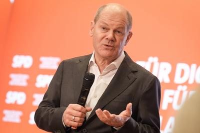 Bundeskanzler Olaf Scholz beim Wahlkampfauftritt in Frankfurt-stock-foto
