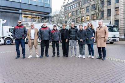 20.01.2025, Elektromobilit?t Erleben: Start der Kampagne E-Trucks.NRW, Live Demonstration von f?nf batterieelektrischen LKWs mit Ministerin Mona Neubar, Ministerin f?r Wirtschaft, Industrie, Klimaschutz und Energie des Landes Nordrhein-Westfalen-stock-foto