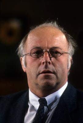 Arbeitsminister Norbert Bl?m (BRD/CDU) w?hrend einer Kabinettssitzung in Bonn-stock-foto